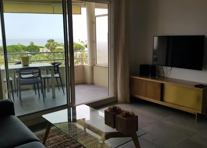Nice: Bel Appartement Vue Mer Avec Grande Terrasse