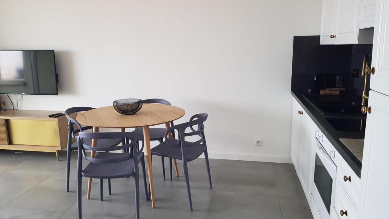 Nice: Bel Vue Avec Grande Terrasse Leilighet *